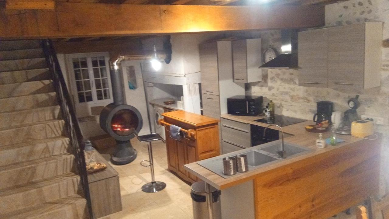 Gite De 6 A 14 Pers Avec Piscine-Jacuzzi- Salle Des Fetes Bastanes 外观 照片