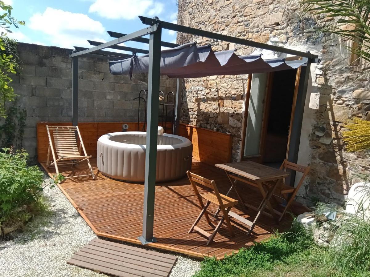 Gite De 6 A 14 Pers Avec Piscine-Jacuzzi- Salle Des Fetes Bastanes 外观 照片