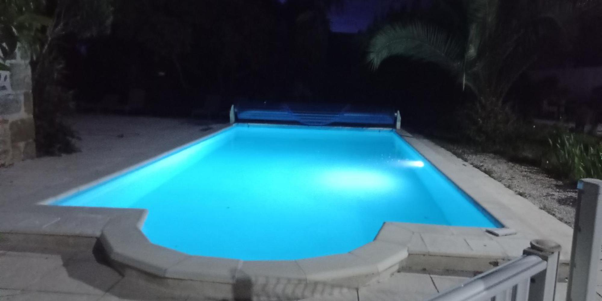 Gite De 6 A 14 Pers Avec Piscine-Jacuzzi- Salle Des Fetes Bastanes 外观 照片